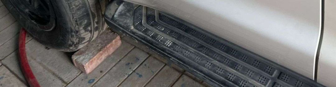 Running board - 2011 Toyota Sequoia