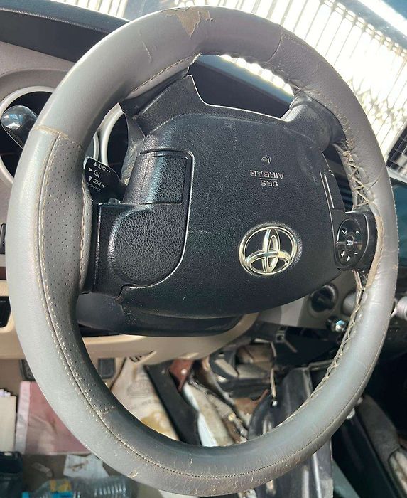 Steering wheel - 2011 Toyota Sequoia