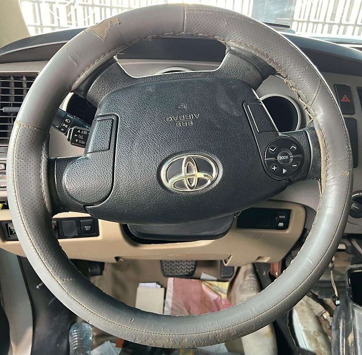 Steering wheel - 2011 Toyota Sequoia