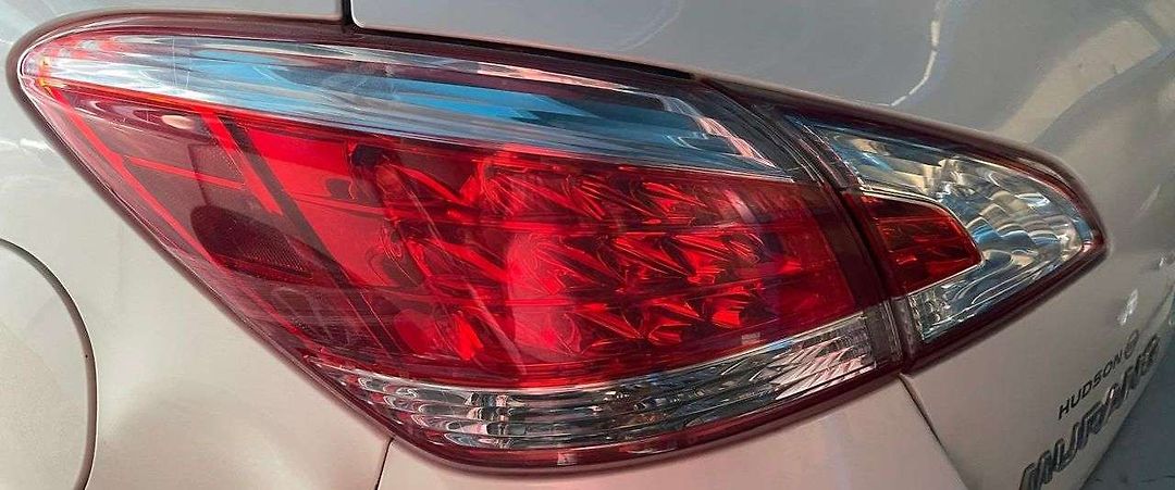 Tail Light (LH) - 2011 Nissan Murano