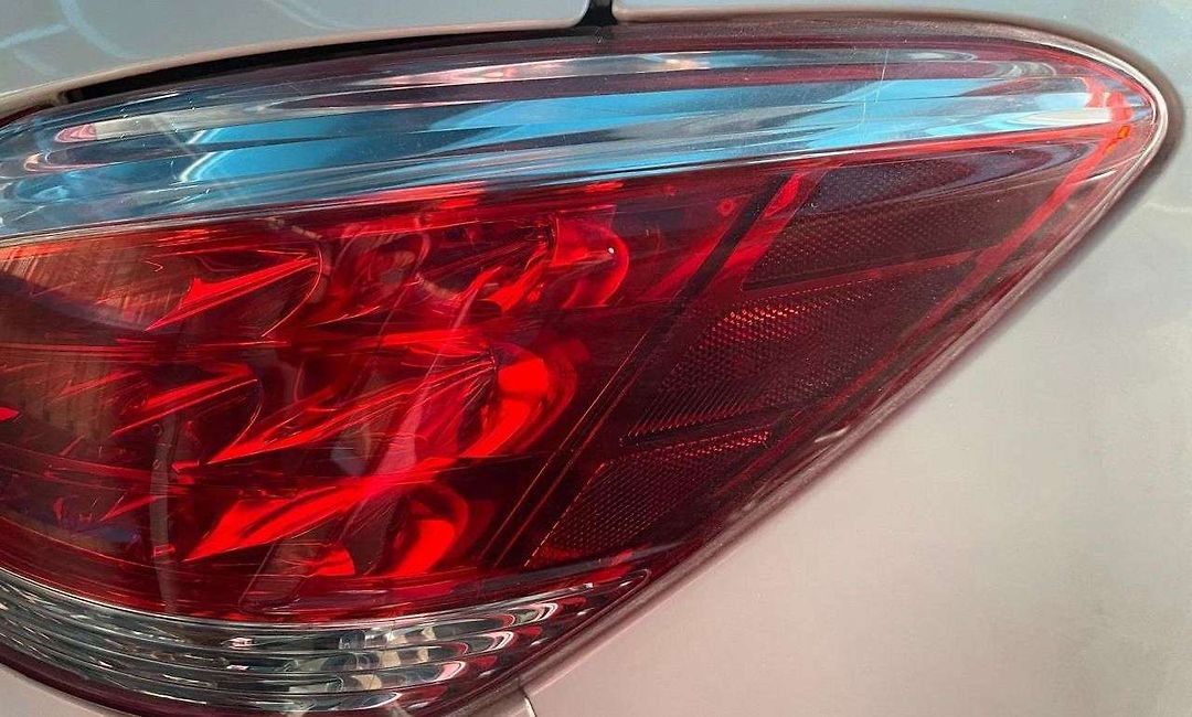 Tail Light (RH) - 2011 Nissan Murano