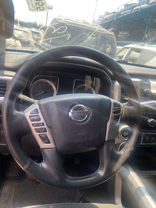 Steering wheel - 2017 Nissan Titan