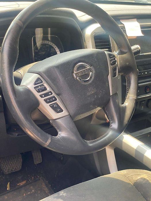 Steering wheel - 2017 Nissan Titan