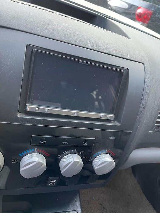 Info-gps-tv screen - 2010 Toyota Tundra SR5