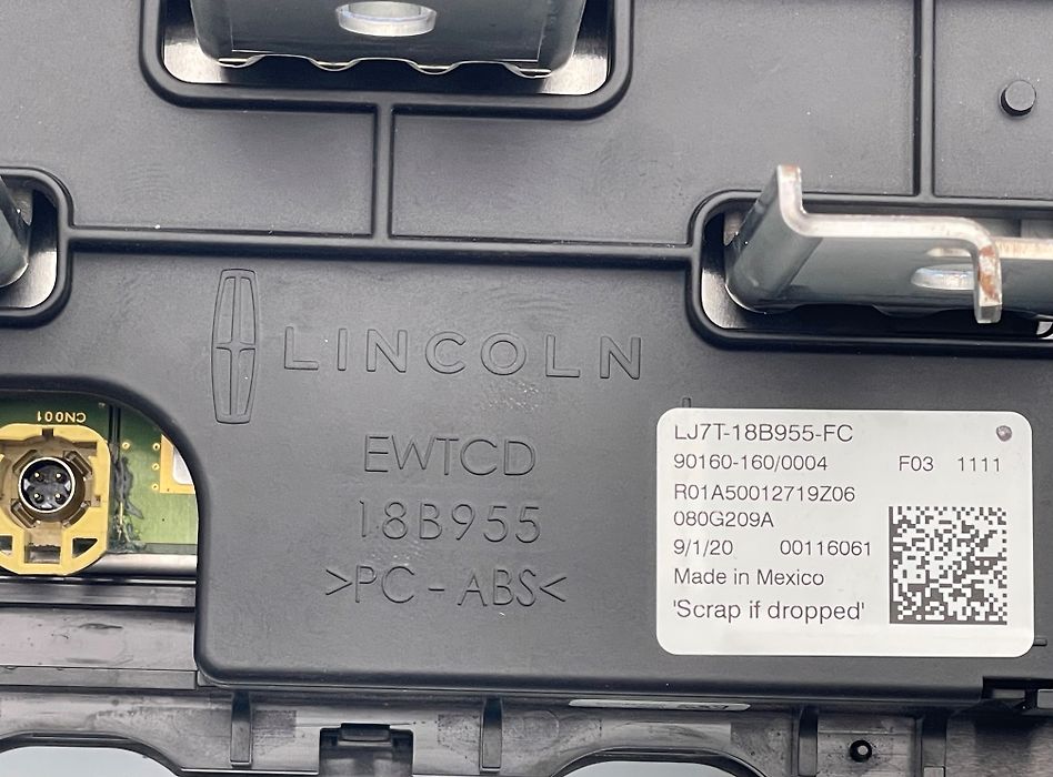 Info-gps-tv screen - 2021 Lincoln Corsair Standard