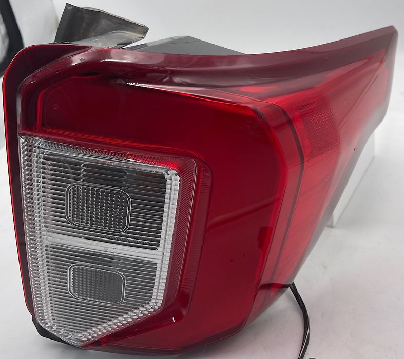 Tail Light (RH) - 2020 Ford Explorer XLT