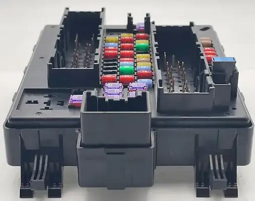 Fuse box - 2018 Cadillac XT5 Premium Luxury