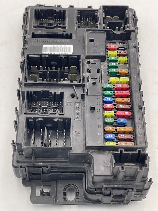 Fuse box - 2017 Lincoln MKX Reserve