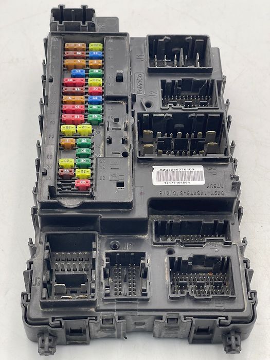 Fuse box - 2017 Lincoln MKX Reserve