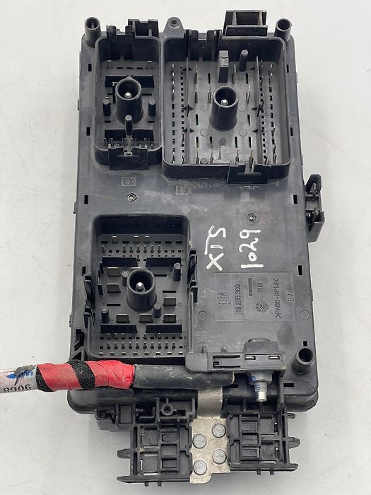 Fuse box - 2019 Cadillac XTS Luxury FWD