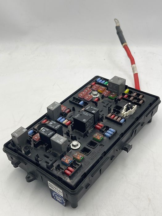 Fuse box - 2016 Chevrolet Impala LT (2LT)