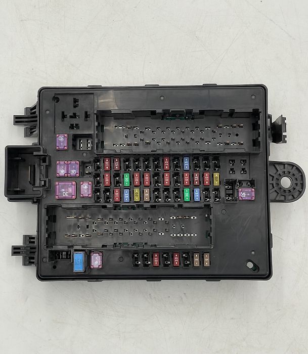 Fuse box - 2020 Chevrolet Traverse LT Cloth