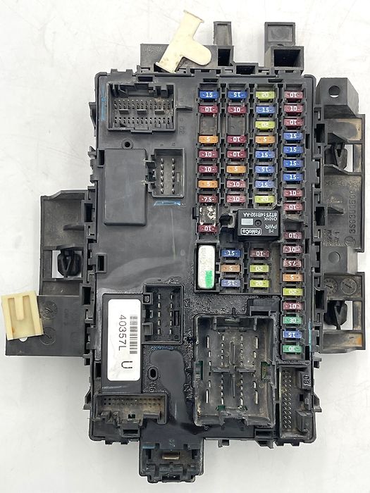 Fuse box - 2012 Ford Explorer Base