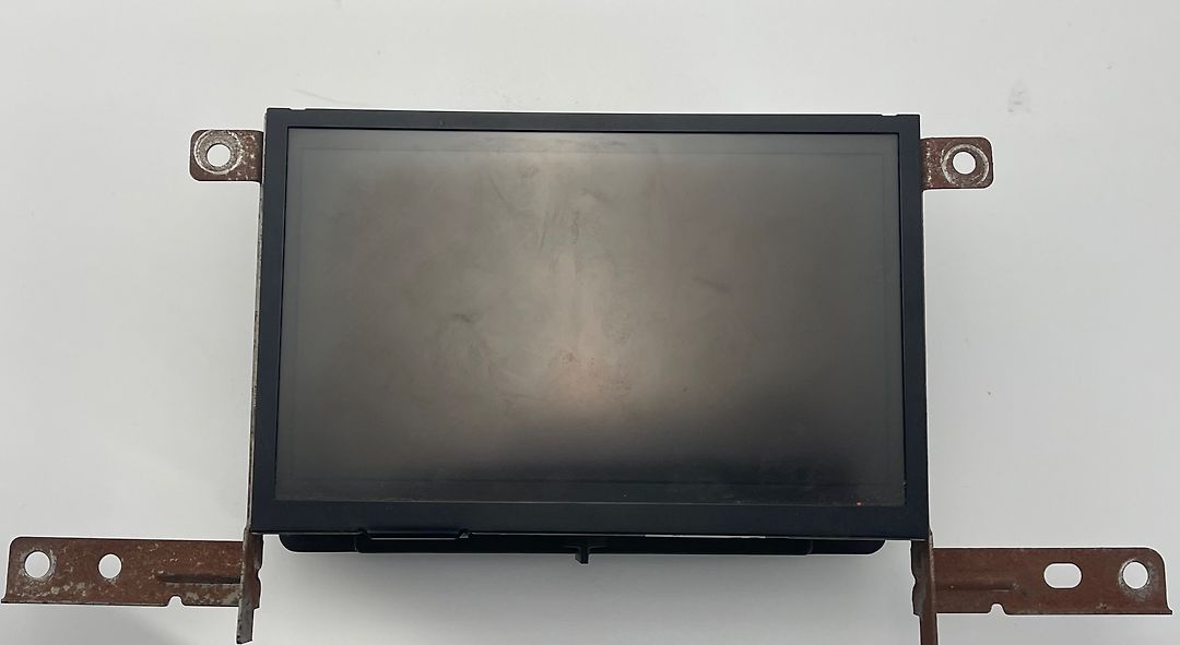 Info-gps-tv screen - 2010 Nissan Armada