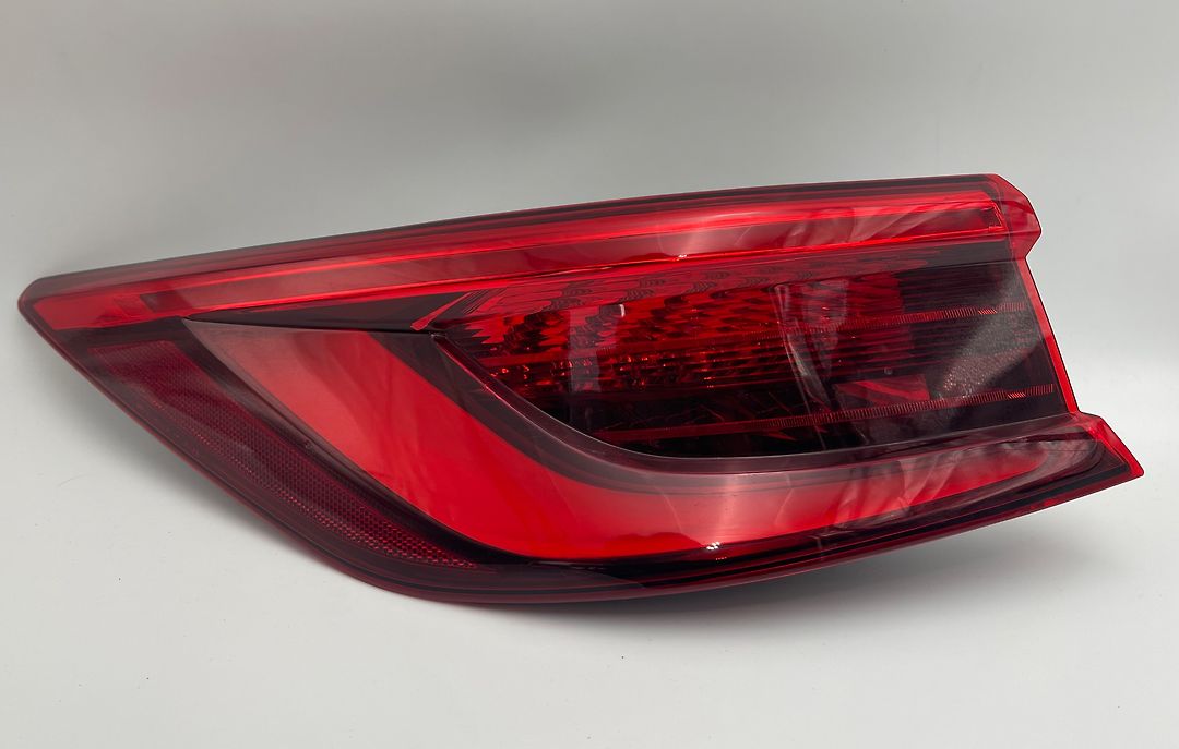 Tail Light (RH) - 2014 Infiniti QX70 3.7i