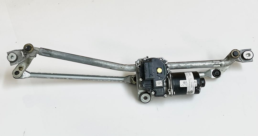 Windshield wiper motor) - 2020 Ford Mustang I4 Coupe