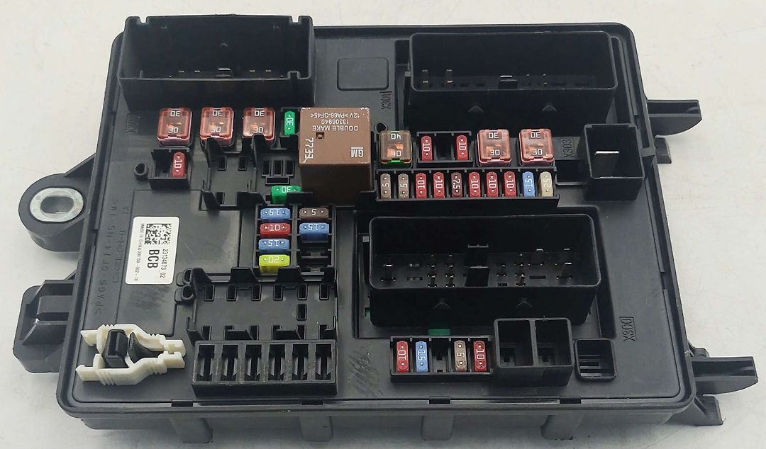 Fuse box - 2018 Cadillac CTS Luxury (AWD)