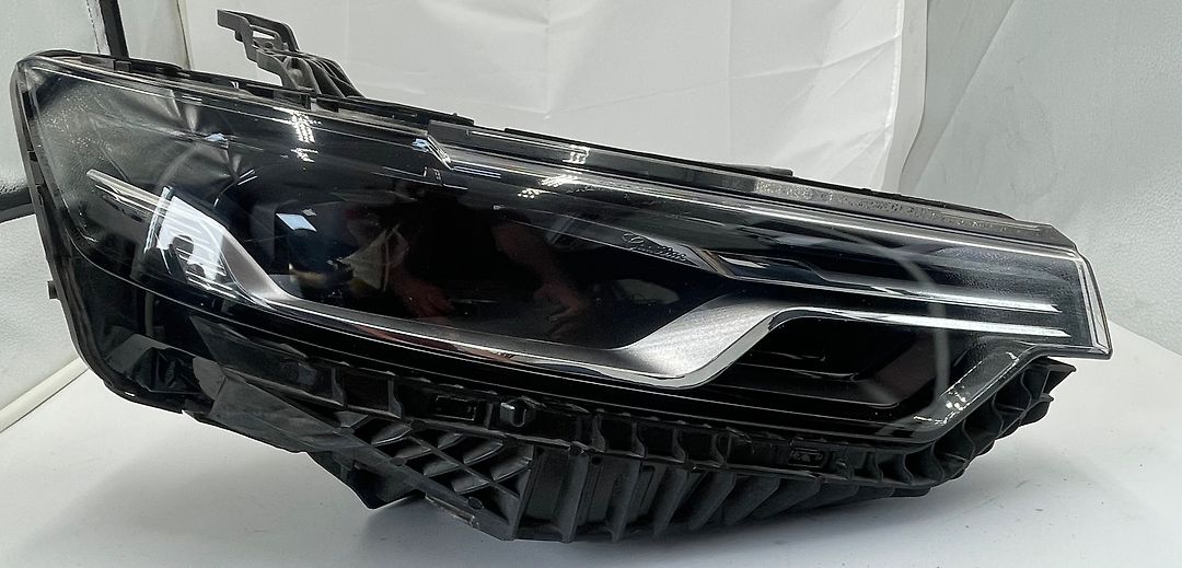 Headlight (RH) - 2020 Cadillac XT6