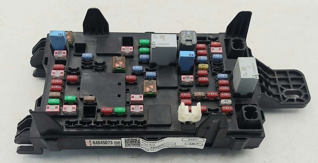 Fuse box - 2016 Cadillac CT6 3.6L Premium Collection