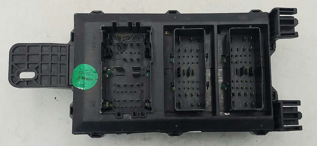 Fuse box - 2016 Cadillac CT6 3.6L Premium Collection