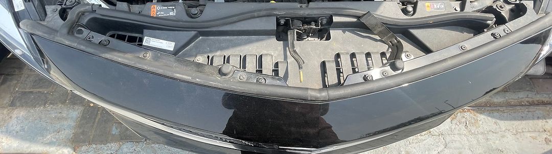 Radiator cover baffle - 2019 Cadillac XT4 Premium Luxury