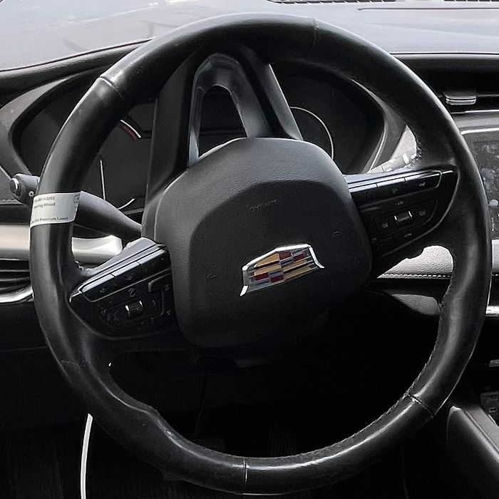 Steering wheel - 2019 Cadillac XT4 Premium Luxury