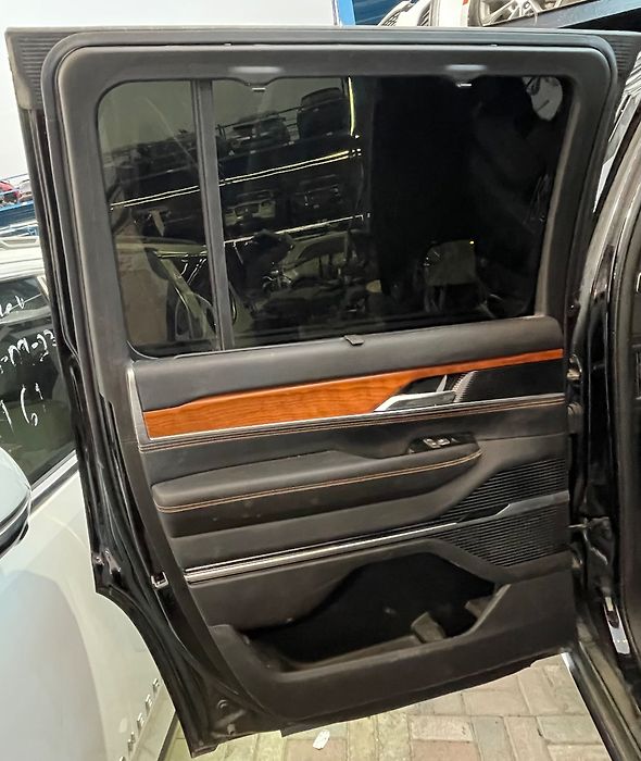 Door (LHB) - 2022 Jeep Grand Wagoneer Series III