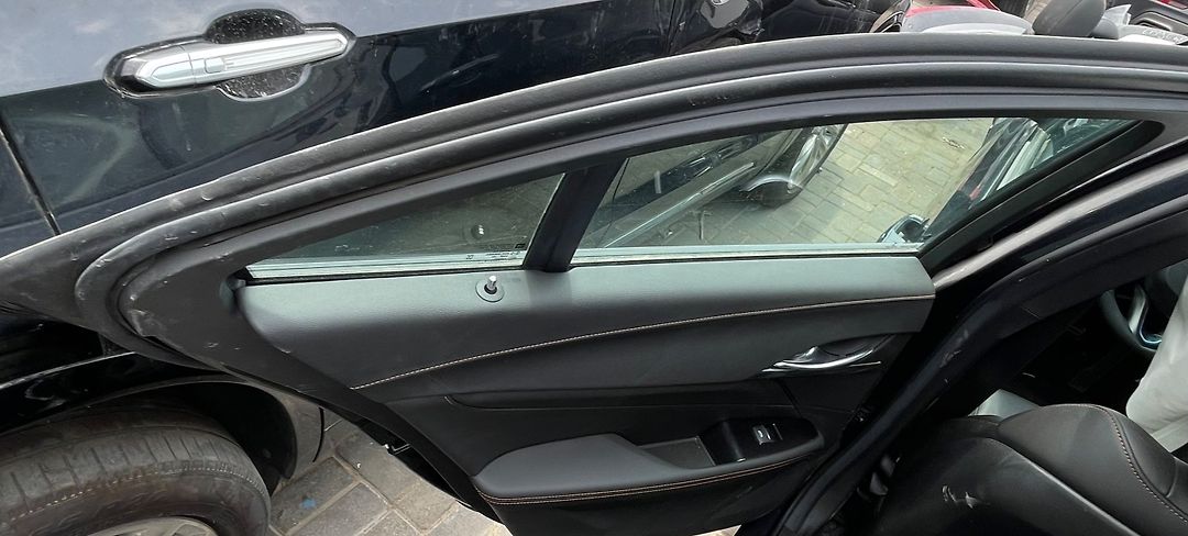 Door (LHB) - 2020 Cadillac CT4 Sport