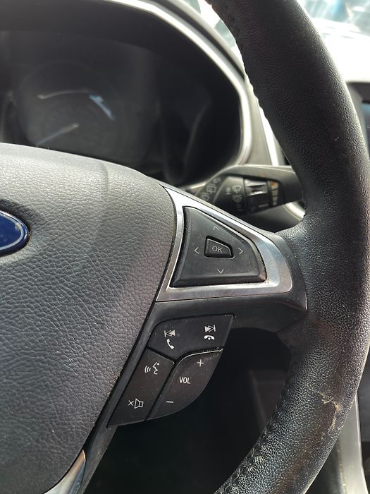 Steering wheel - 2019 Ford Edge SEL