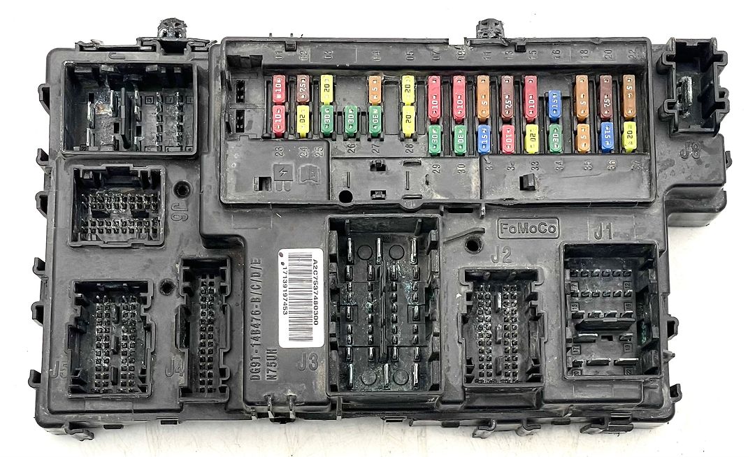 Fuse box - 2017 Lincoln MKC Select