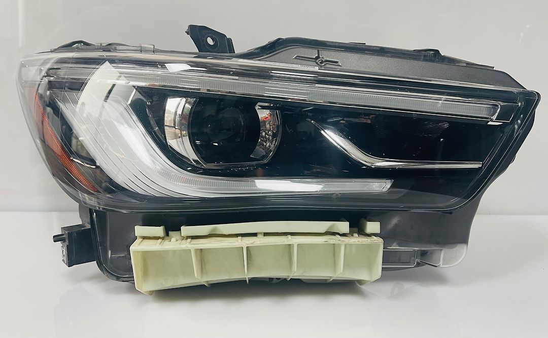 Headlight (RH) - 2014 Infiniti QX80 SUV