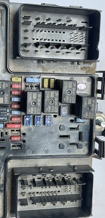 Fuse box - 2016 Ford Edge