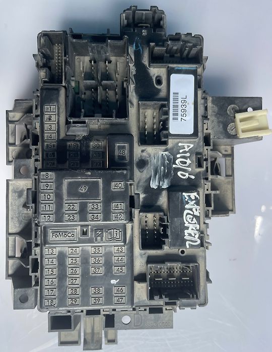 Fuse box - 2011 Ford Explorer