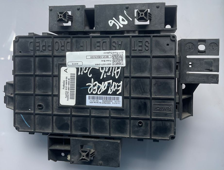 Fuse box - 2011 Ford Explorer