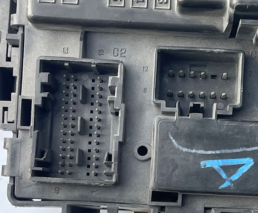 Fuse box - 2011 Ford Explorer