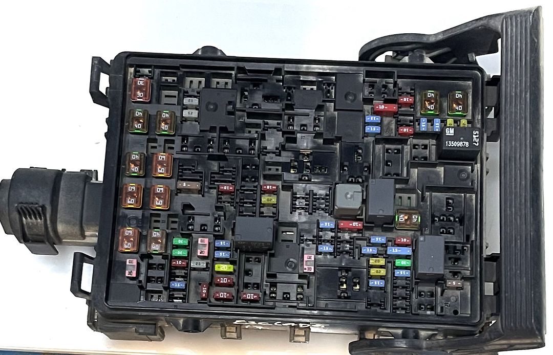 Fuse box - 2017 Cadillac ESCLADE