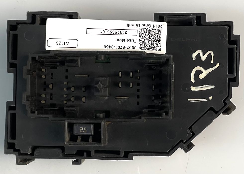 Fuse box - 2011 GMC DENALI