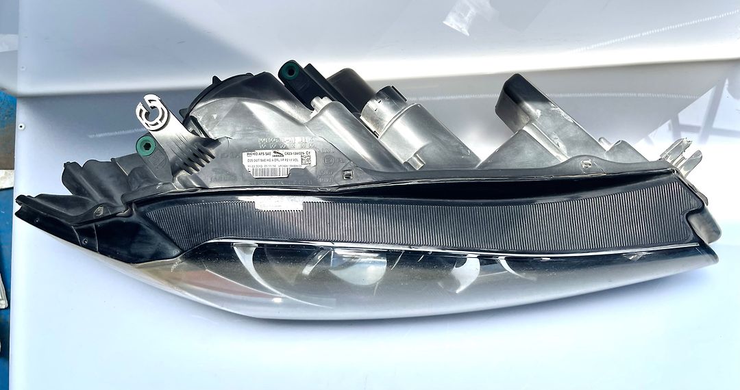 Headlight (RH) - 2013 Jaguar XF