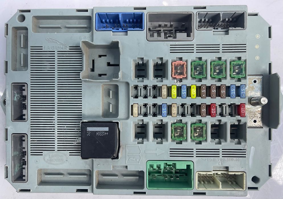 Fuse box - 2012 Jaguar XF