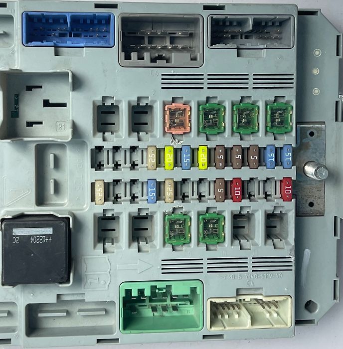 Fuse box - 2012 Jaguar XF