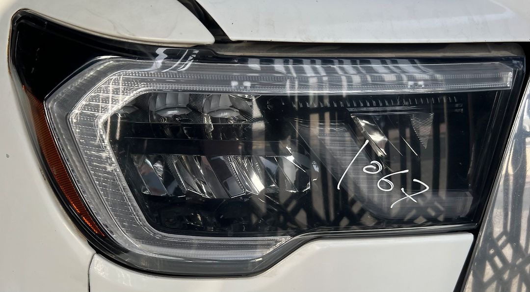 Headlight (RH) - 2013 Toyota Sequoia