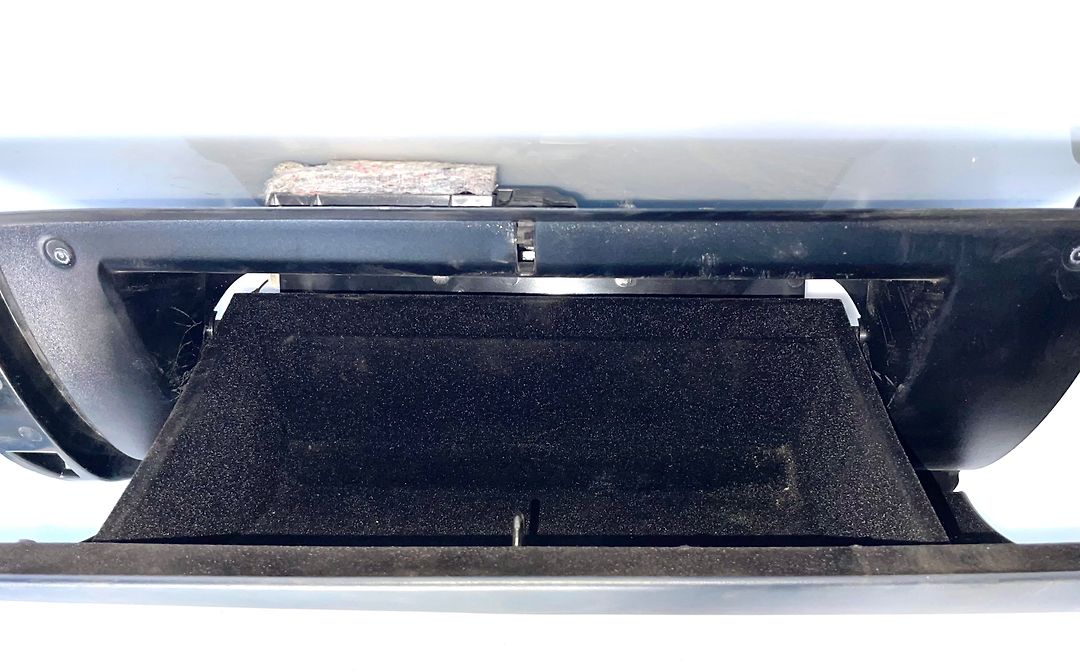 Glove box - 2015 Jaguar XJ