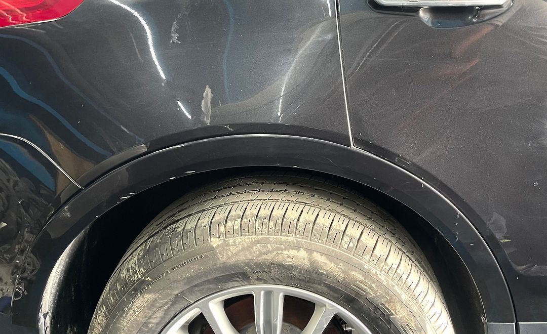 Fender moulding (RHB) - 2017 Cadillac XT5