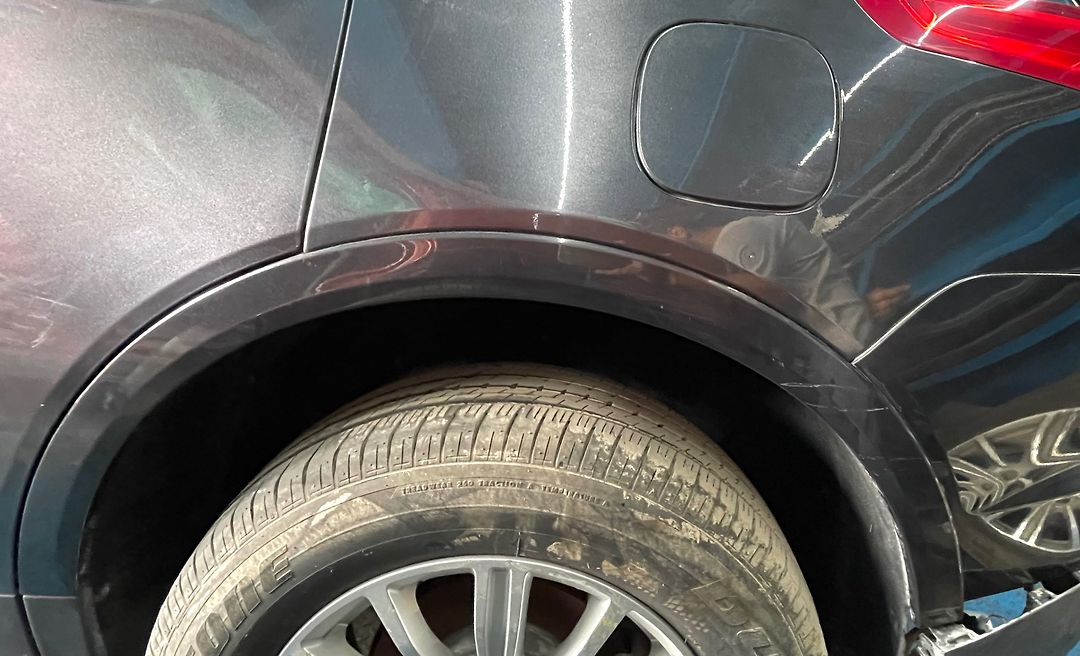 Fender moulding (LHB) - 2017 Cadillac XT5