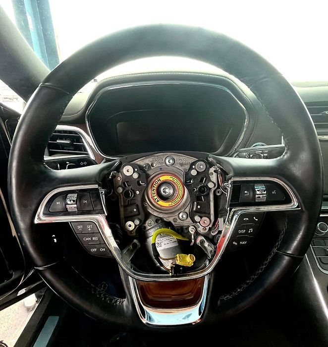 Steering wheel - 2017 Lincoln Continental