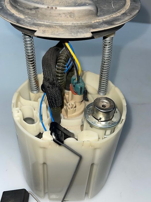 Fuel pump - 2010 GMC Yukon