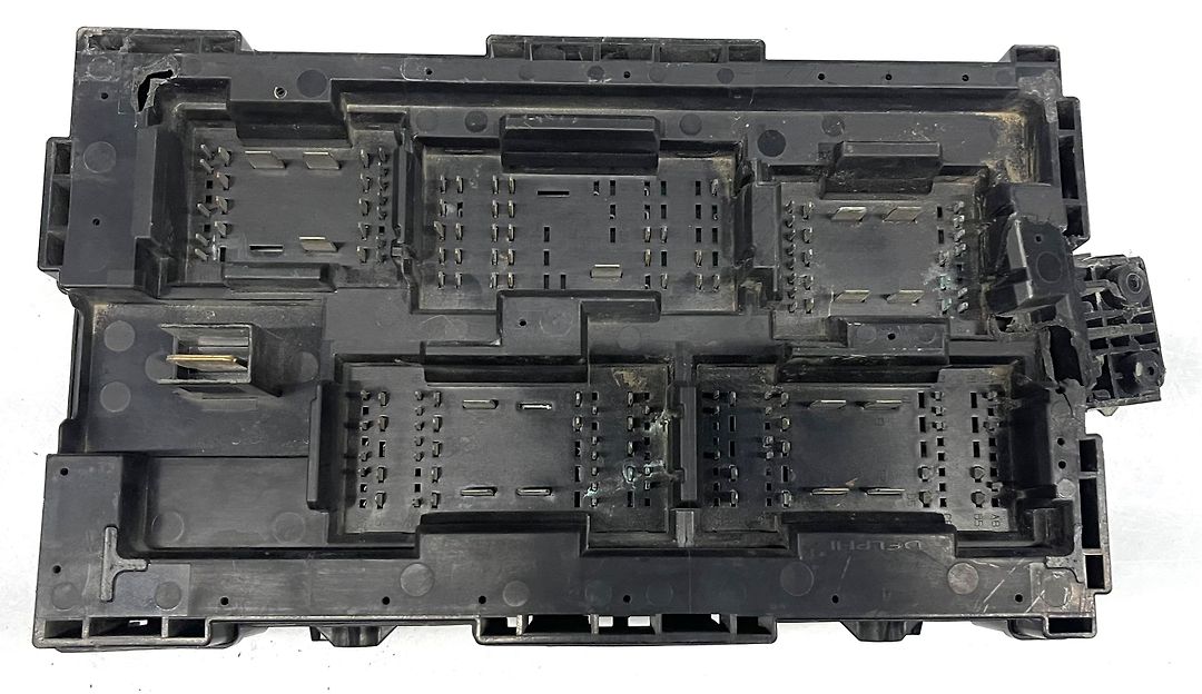 Fuse box - 2010 Chevrolet SILVERADO