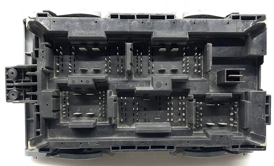 Fuse box - 2014 Chevrolet SILVERADO