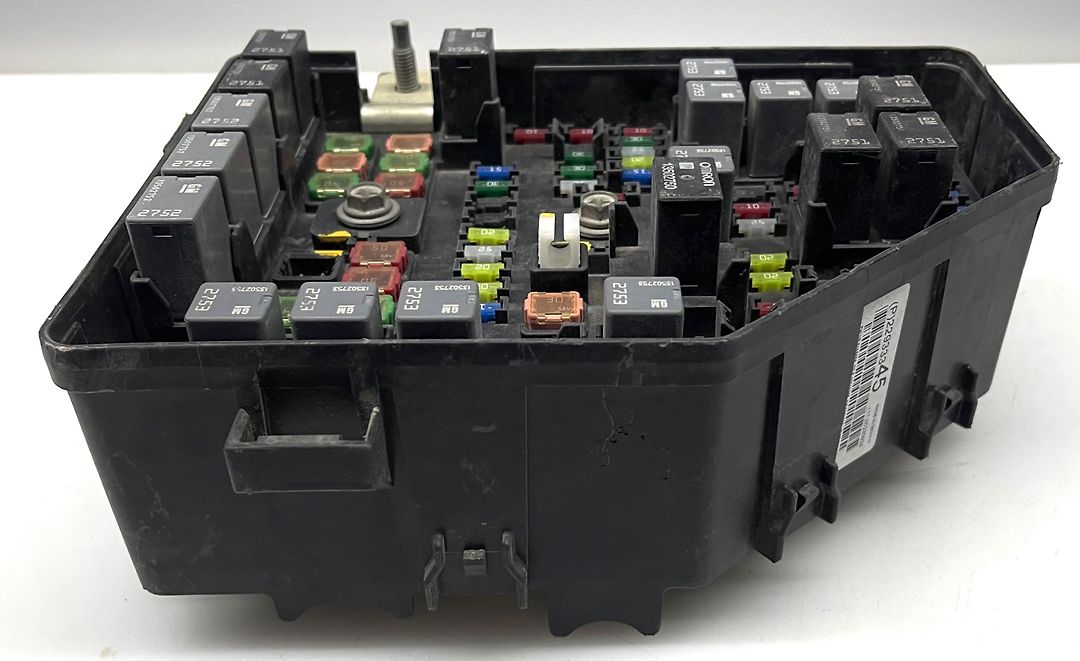 Fuse box - 2014 GMC Acadia DENALI