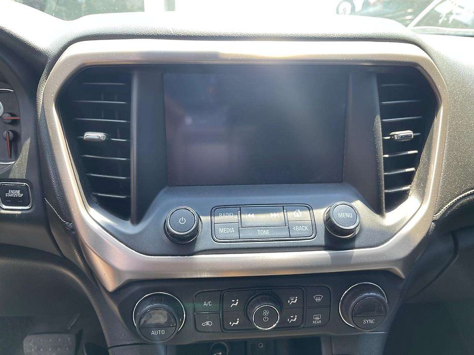 Info-gps-tv screen - 2018 GMC Acadia